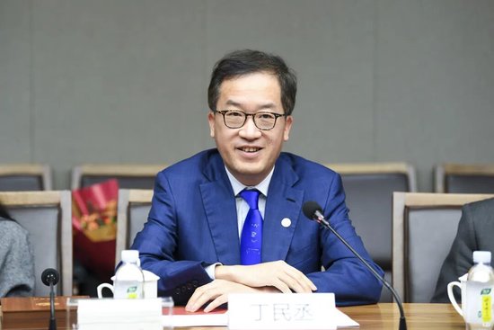  战略视野，前沿担当；丁民丞校友荣膺交大校董。 教育招生