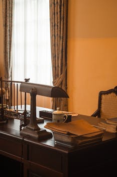  田间老人不言休；养老金调整暖人心；乡村晚年渐有底气 健康养生