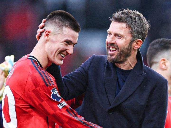  关键时刻总有谢什科；四粒进球带来曼联宝贵积分；红魔逆袭之路愈发清晰。 体育新闻 关键时刻总有谢什科；四粒进球带来曼联宝贵积分；红魔逆袭之路愈发清晰。 体育新闻