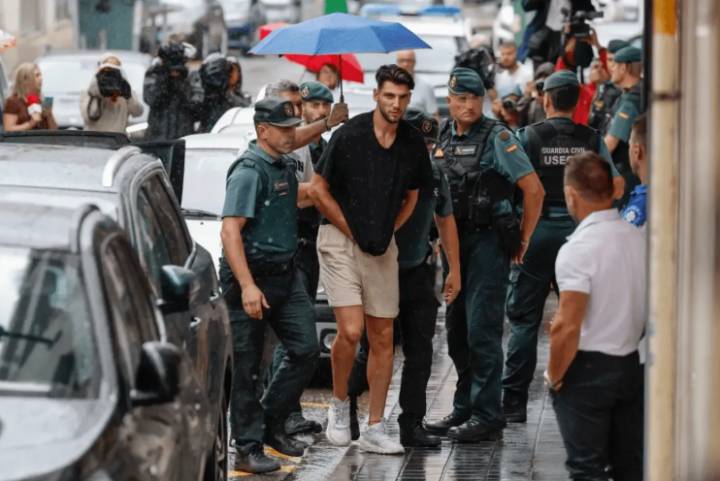  西班牙前锋拉法·米尔，深陷严重指控；检方提出较重刑期建议。 体育新闻 西班牙前锋拉法·米尔，深陷严重指控；检方提出较重刑期建议。 体育新闻