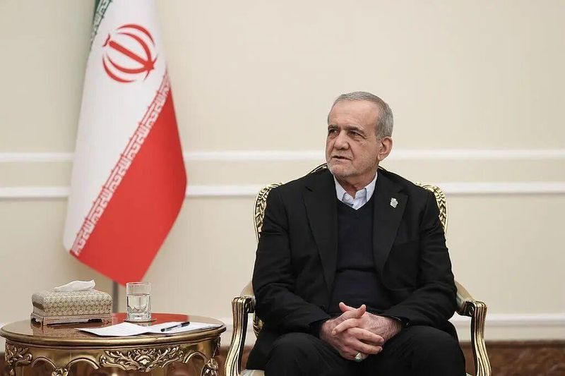  霍尔木兹海峡危机升级引发全球关注；中方外交回应呼吁停火止战，维护能源通道稳定。 新闻