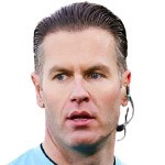 欧足联官方公布裁判组;荷兰名哨梅凯利掌哨;阿森纳主场对阵勒沃库森次回合。 体育新闻