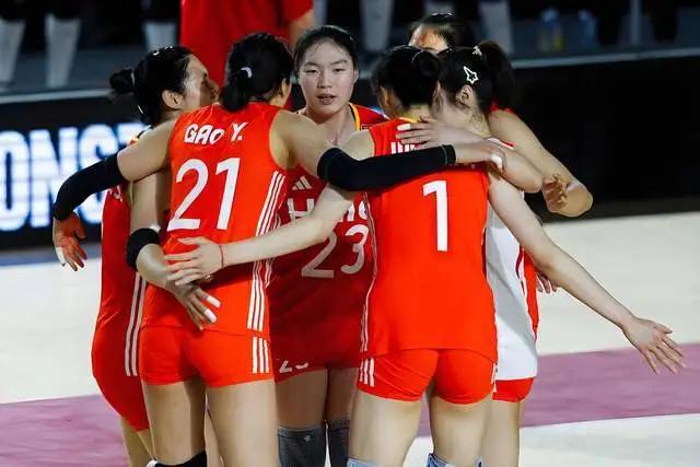  赵勇调整思路，中国女排三大位置迎来显著补强；老将经验助力，奥运资格前景明朗。 体育新闻