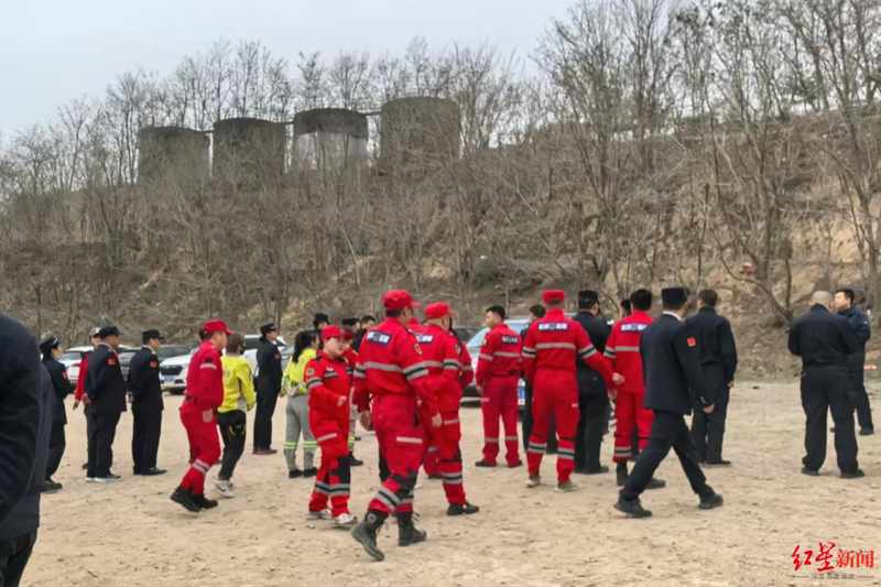  延安校车司机夜间离奇失踪；聚餐后步行八公里，最后通话称没路了。 新闻 延安校车司机夜间离奇失踪；聚餐后步行八公里，最后通话称没路了。 新闻 延安校车司机夜间离奇失踪；聚餐后步行八公里，最后通话称没路了。 新闻