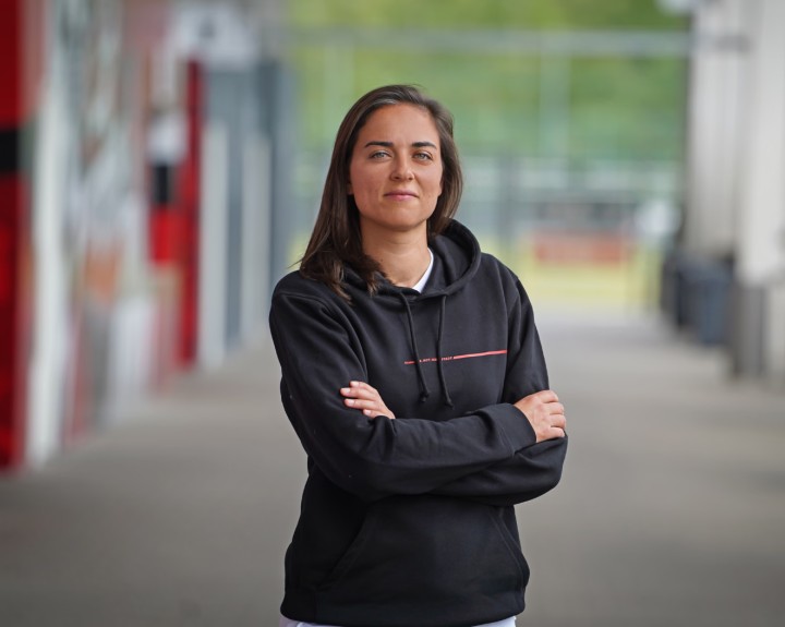  褪去性别光环：维特曼如何通过执教艺术重塑职业足球认知 体育新闻