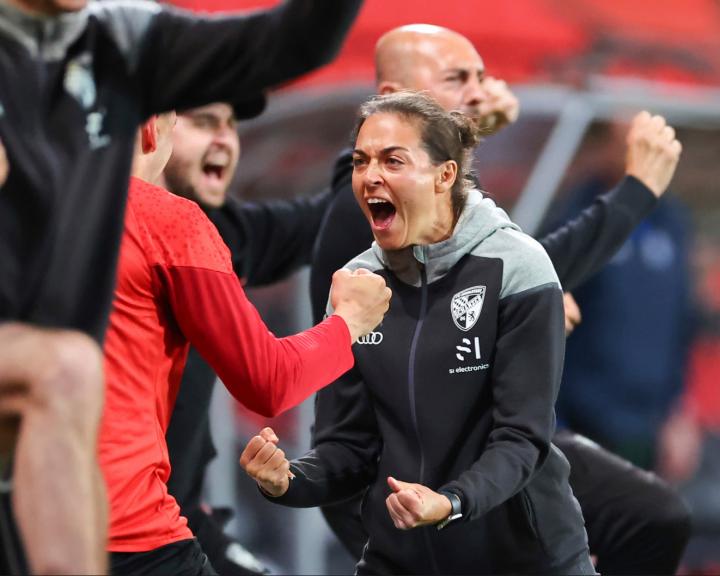  褪去性别光环：维特曼如何通过执教艺术重塑职业足球认知 体育新闻