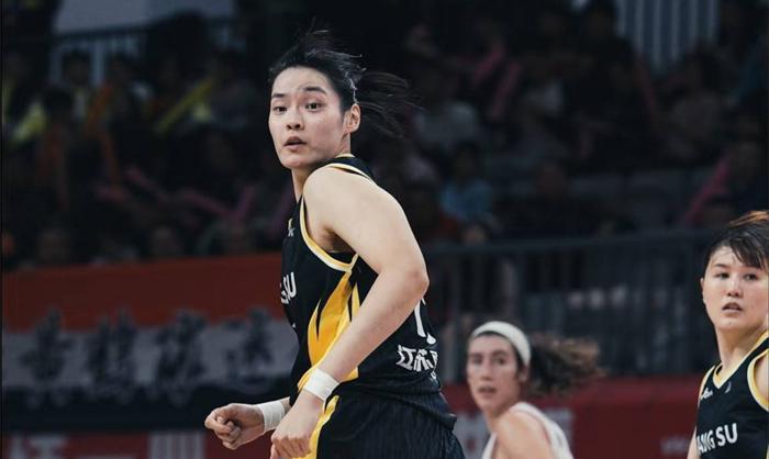  WCBA最强本土中锋进化论：许晨妍的攻防数据与战术价值深度解析 体育新闻