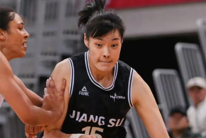  WCBA最强本土中锋进化论：许晨妍的攻防数据与战术价值深度解析 体育新闻