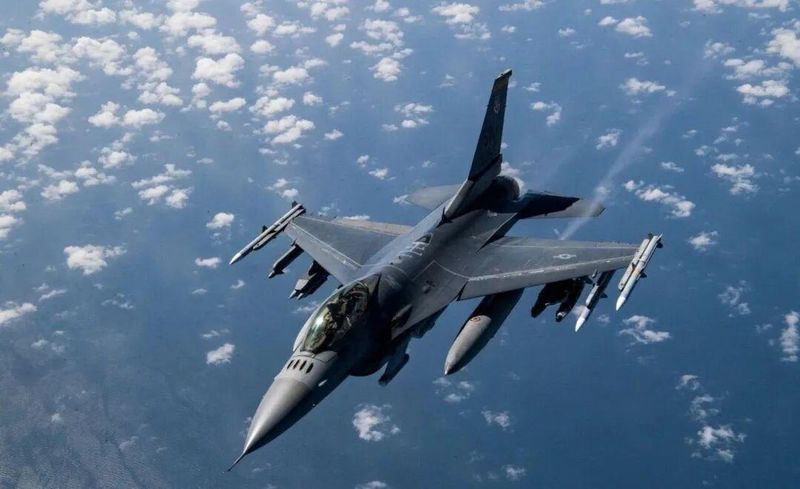  从F-15E被击落看美军制空权崩塌：一位军事观察者的技术复盘 新闻